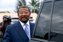 المعارض الغابوني جان بينغ: 