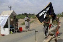 القاعدة وداعش يتعاونان في اليمن ويتواجهان في سوريا