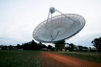 ستيفن هوكنغ يحذر من الرد على اشارات كوكب غليس