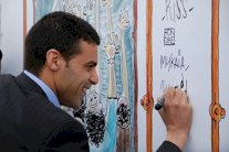 رسام كاريكاتور مغربي يتلقى تهديدًا بالقتل