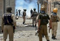 سلطات الهند تخلي قرى حدودية مع باكستان