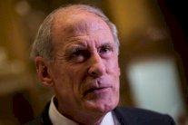 أميركي يخضع لعقوبات روسية مديرًا للاستخبارات