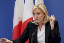 مارين لوبن تعد بحملة انتخابية