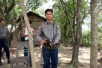 بورما ستحقق في تجاوزات للشرطة بحق الروهينغا