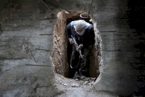 معارك متقطعة في سوريا تهدد الهدنة الهشة