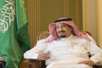 الملك سلمان يفوز بجائزة الملك فيصل لخدمة الإسلام