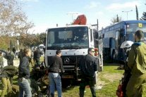 اسرائيل تدفن جنودها الذين قتلوا دهسًا