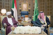 الملك سلمان والبشير يبحثان آخر المستجدات في المنطقة