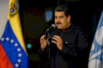 مادورو يندد ب