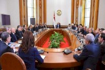 انشغال السيسي واعتذار المرشحين أخَّرا التغيير الوزاري