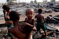 بنغلاديش تتحضر لنقل لاجئي الروهينغا لجزيرة معرضة للفيضان