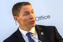 ترامب يقيل المسؤول بالوكالة عن إدارة الهجرة والجمارك