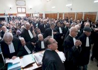 محام ثان ينسب من محاكمة متهمي احداث