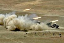 الثوري الإيراني يستعرض عضلاته