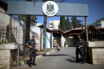 وفد مصري يضم سفير القاهرة لدى اسرائيل يصل الى غزة