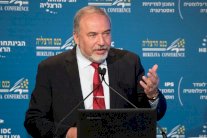 ليبرمان يعتبر ان الاسد انتصر في سوريا