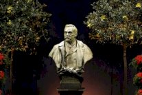 هل تكافئ نوبل السلام جهود مكافحة الاسلحة النووية؟