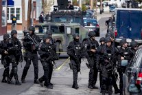 خمسة جرحى في 