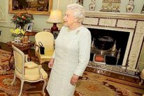 تقتير اليزابيث الثانية يخزي أجدادها المعروفين بالبذخ