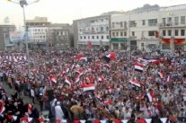 اليمنيون يحتفلون بذكرى