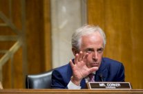 السناتور بوب كوركر يكشف آراء الجمهوريين الفعلية بترمب