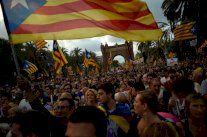 مقتل طيار في تحطم مروحية بعد عرض العيد الوطني في مدريد