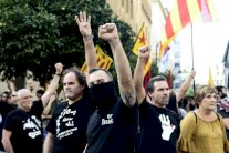 الشرطة تغلق محيط برلمان كاتالونيا 