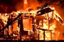 حرائق كاليفورنيا تجتاح منطقة صناعة النبيذ