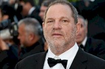 الإطاحة بهارفي واينستين بعد اتهامات التحرش