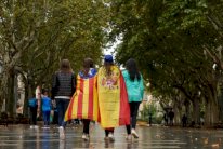 مع استقلال كاتالونيا وضده... وهذه دوافعهم