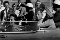 أصحاب نظرية المؤامرة ينتظرون وثائق اغتيال كينيدي