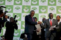 فوز كينياتا بـ98.26 بالمئة من الأصوات في انتخابات كينيا الرئاسية