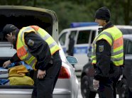 عناصر شركات أمن في المانيا يحرضون مهاجرين على الدعارة