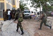 14 قتيلا على الاقل بانفجار سيارتين مفخختين في مقديشو