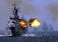 مدمرة أميركية تساعد سفينة صيد إيرانية هاجمها قراصنة