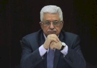 عباس يطالب بريطانيا بتصحيح