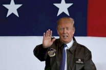 ترمب لدى وصوله إلى طوكيو: لا ينبغي لأحد التقليل من عزيمتنا