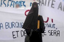 دعوى في كيبيك ضد حظر جزئي للنقاب