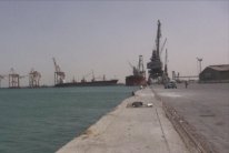 الحوثيون يهددون بضرب الملاحة في البحر الأحمر