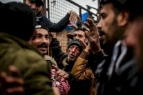 استراليا تدعو مئات اللاجئين في مخيم احتجاز مثير للجدل الى مغادرته