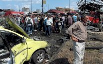 مقتل عشرات النازحين في تفجير سيارة مفخخة في شرق سوريا