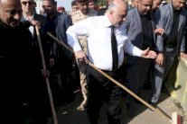 العبادي يستعد لحملة ضد الفساد تشمل مسؤولين كباراً