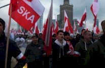 عشرات الآلاف يشاركون في مسيرة للقوميين في ذكرى استقلال بولندا