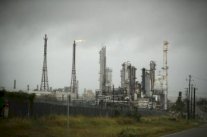 تحقيق قضائي بحق كارل ايكان مستشار ترمب السابق