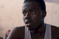 مقاطع فيديو تظهر بيع مهاجرين بالمزادات في ليبيا