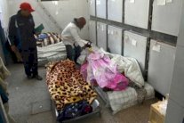 الأسر تدفن ضحايا التدافع المميت في محافظة الصويرة