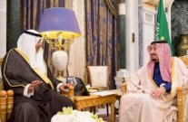 العاهل السعودي يتسلم رسالة من أمير الكويت