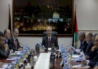 خلاف بين الحكومة الفلسطينية وحماس بشأن الموظفين الحكوميين