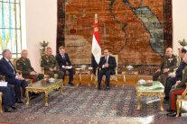 وزير الدفاع الروسي يزور مصر ويلتقي السيسي