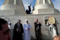 أيزيديو العراق يعيدون بناء مزاراتهم